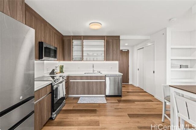 Foto del edificio - BRAND NEW, fully furnished 1 bedroom w/ parking at The Park on Keeaumoku