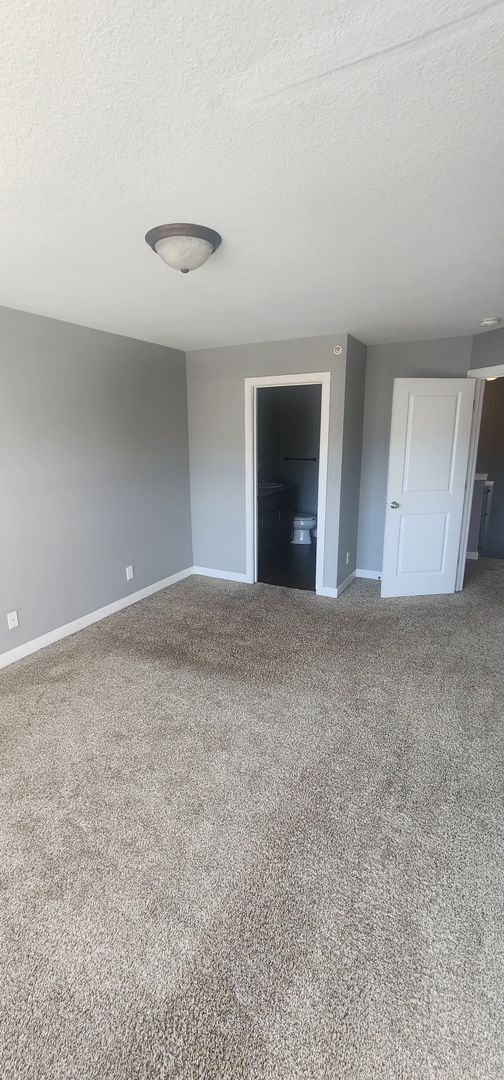 Foto del edificio - Beautiful 3 Bed Town Home for Rent