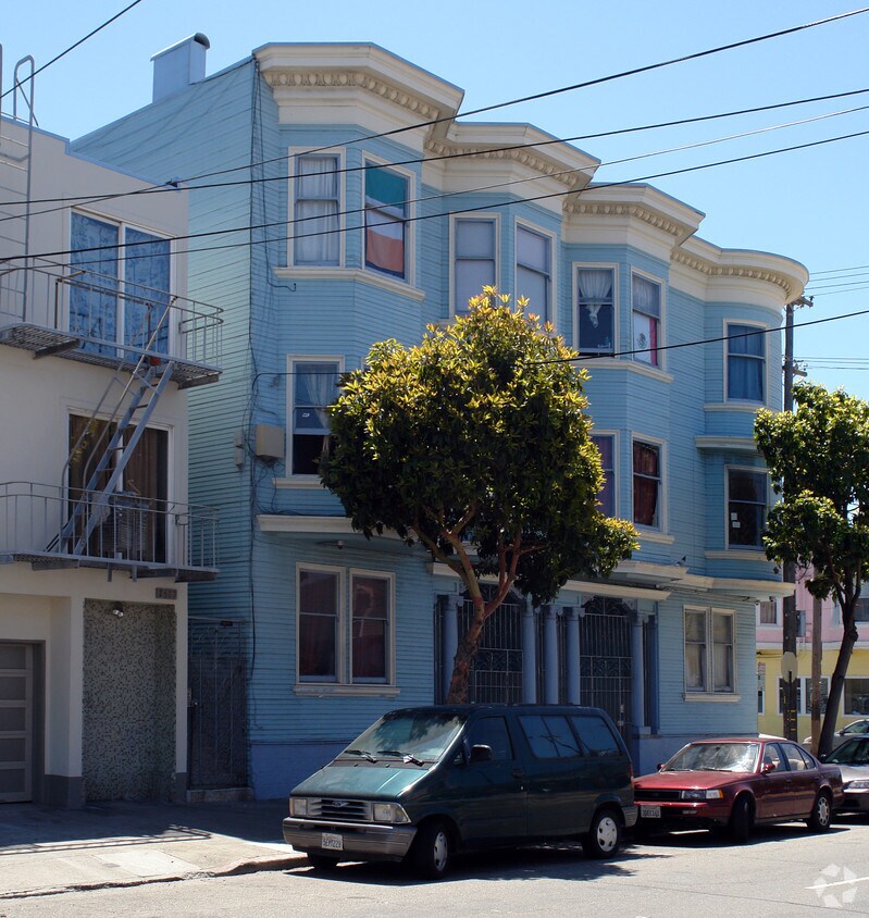 Building Photo - 2689-2699 Bryant St