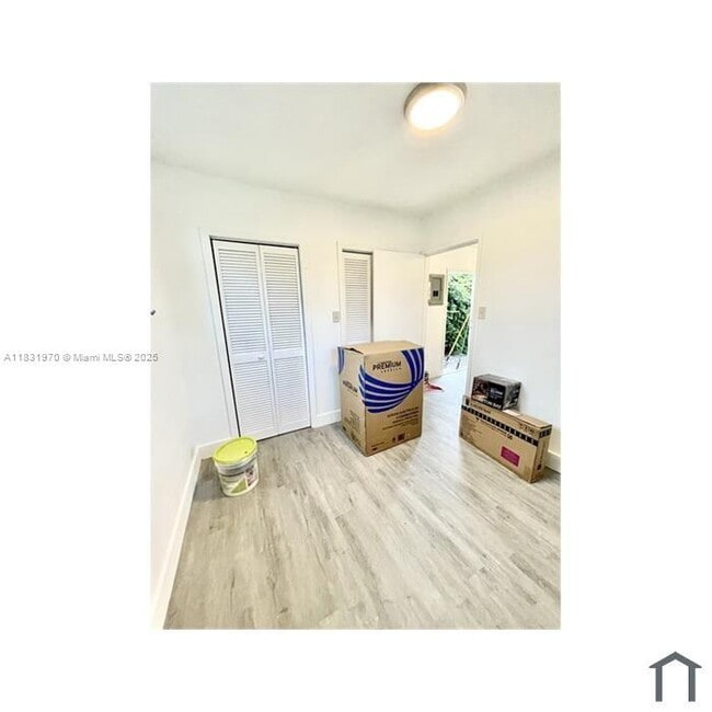 Foto del edificio - 784 NW 100th St