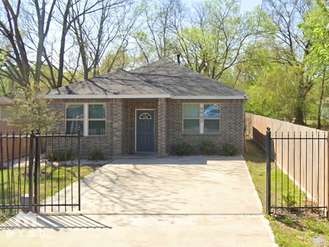 Building Photo - 7980 Kenton St