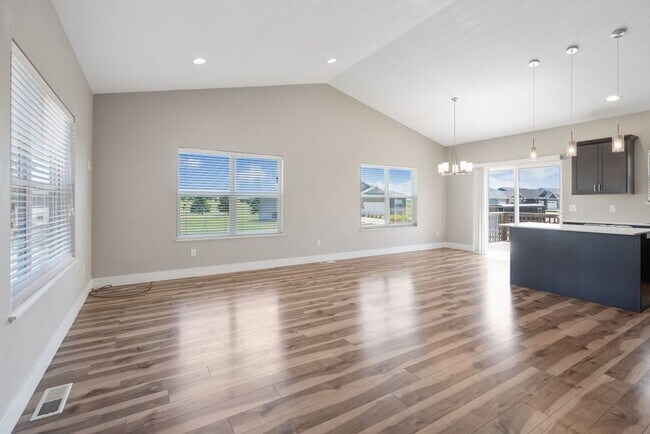 Foto del edificio - Watson Way Twinhomes