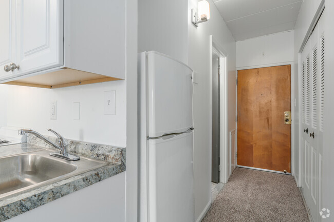 Studio - 310SF - Bridgeport Suites