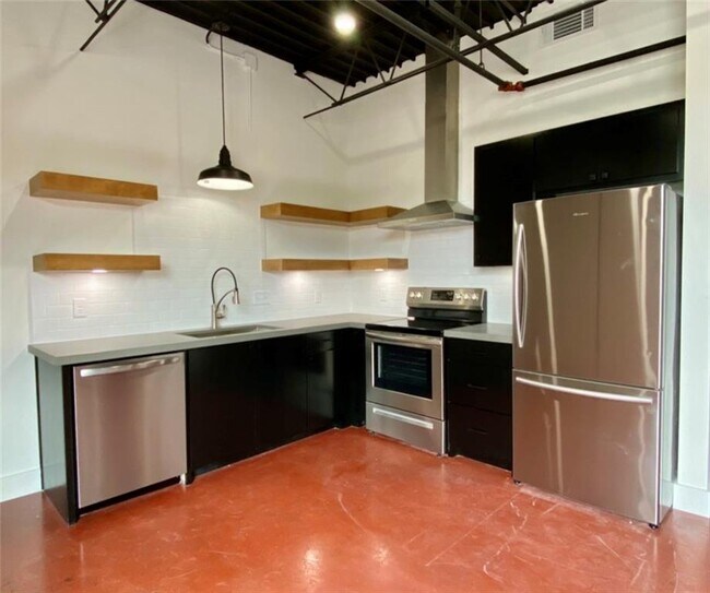 Building Photo - 111 S Main St