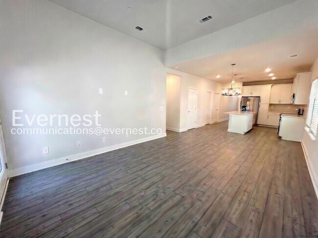 Foto del edificio - 204 Douglas Bend Rd