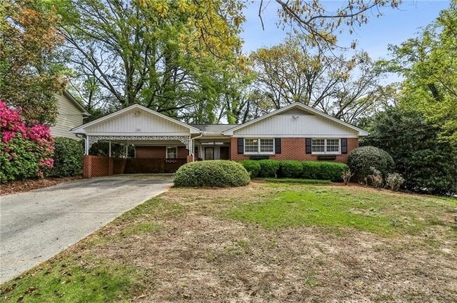 Photo - 2581 Sharondale Dr NE House