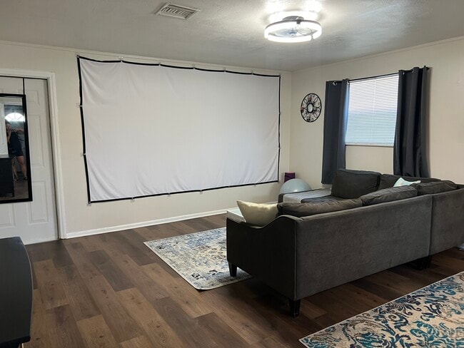 Foto del edificio - 885 Derbyshire Rd