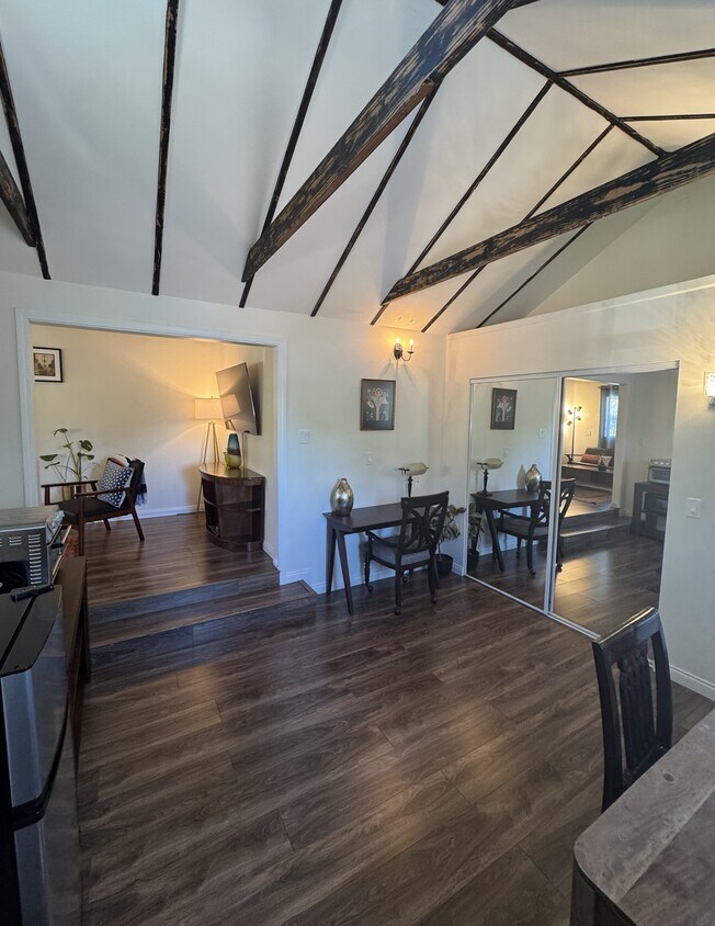 Foto principal - 1623 Campus Rd