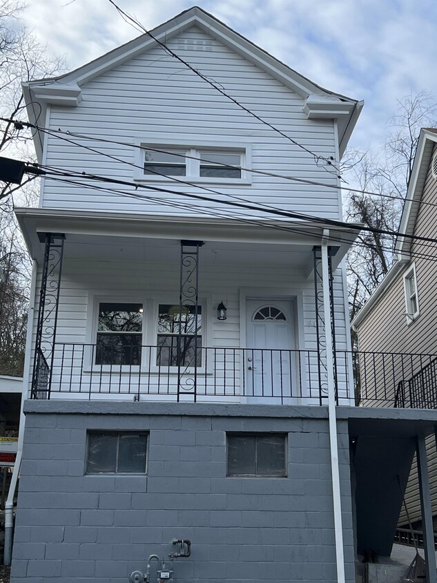 Primary Photo - 4010 Jane St