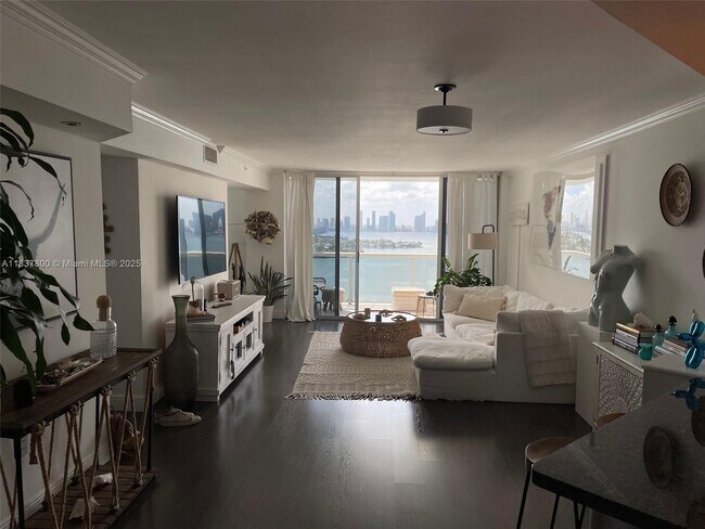 Foto del edificio - 1900 Sunset Harbour Dr