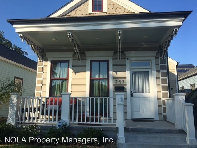 Primary Photo - 757 Saint Andrew St