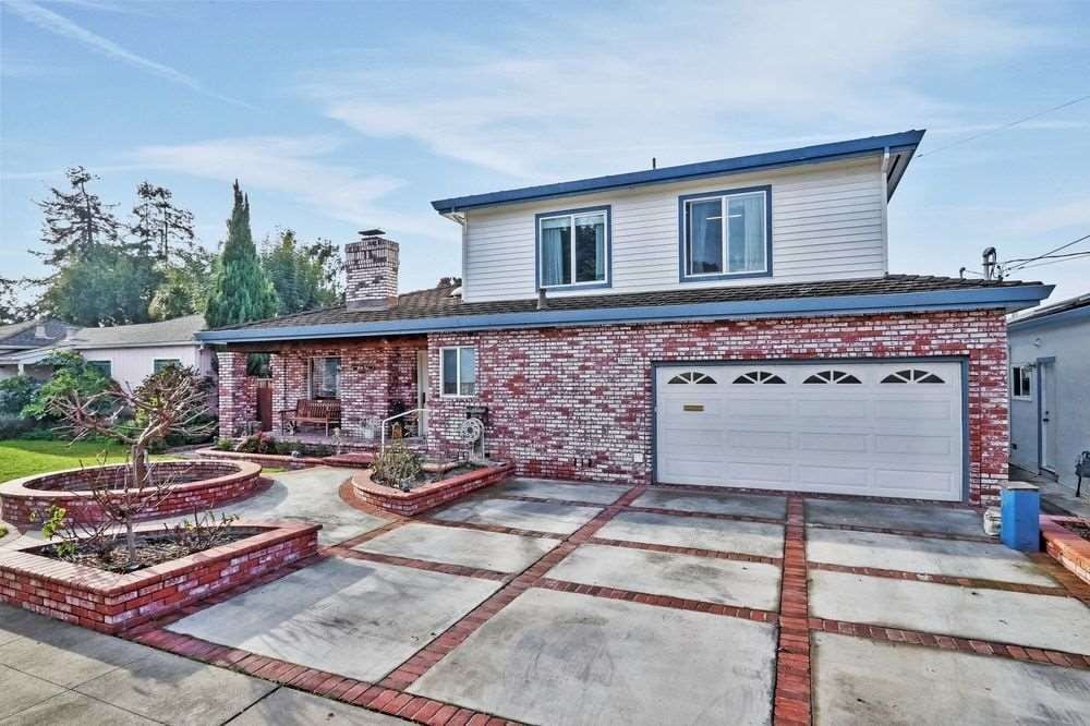 Facade - 37449 Rockwood Dr