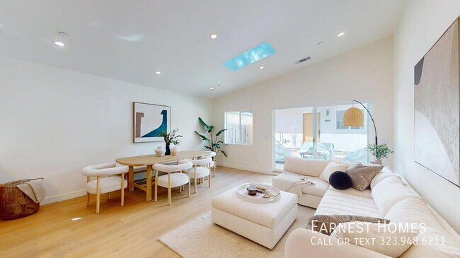 Foto del edificio - 6441 Satsuma Ave