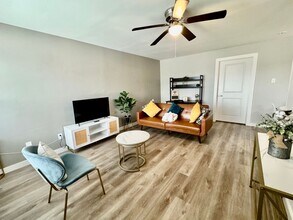 Building Photo - 6705 Fairway Dr
