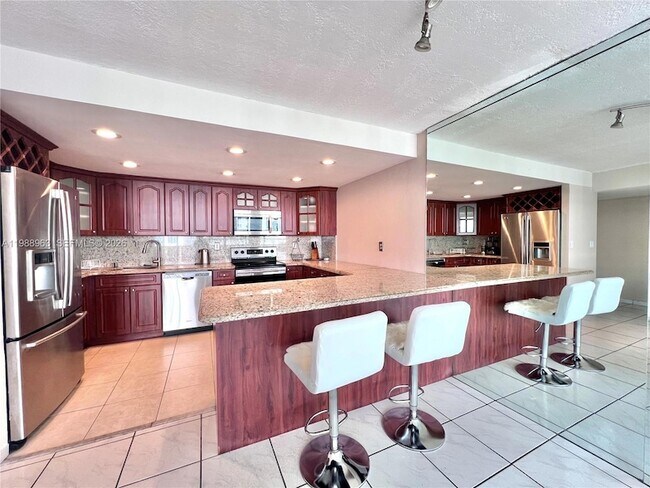 Photo - 600 NE 36th St Apartment