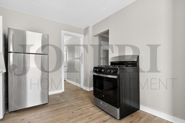 Foto del edificio - 2080 W 33rd St