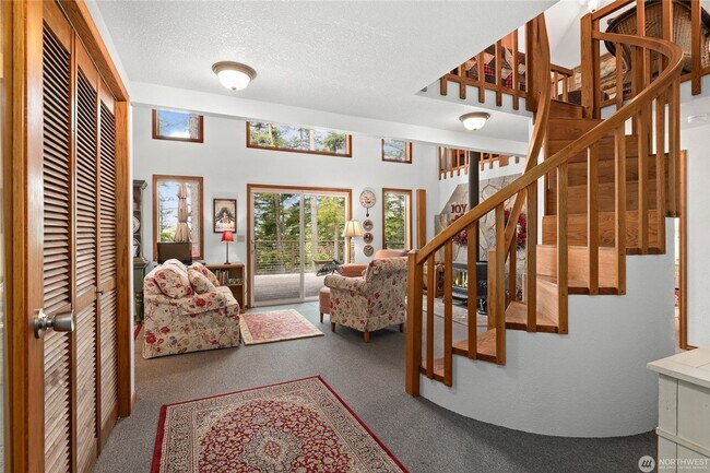 Foto del edificio - Fully furnished cabin in Pine Loch Sun.  Come enjoy the outdoors!!