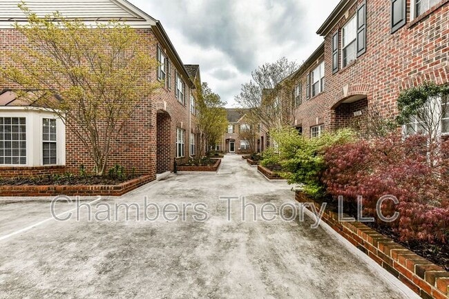 Building Photo - 6109 Madison Crest Ct