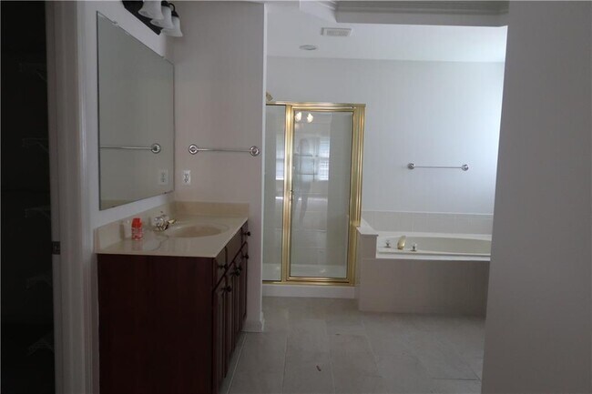 Building Photo - 2955 Spring Harbor Dr