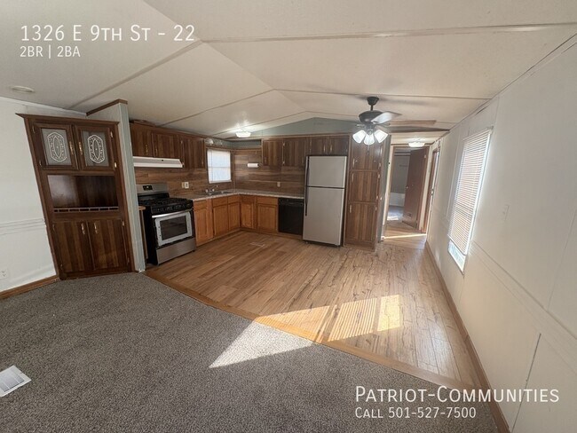 Foto del edificio - 1326 E 9th St