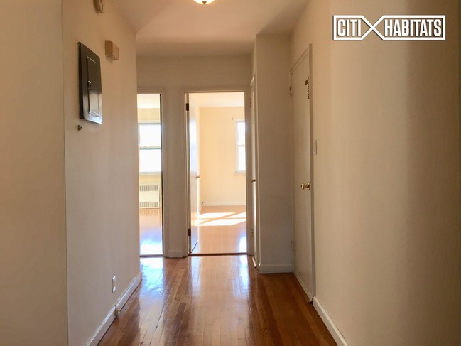 Foto del edificio - 3257 42nd St