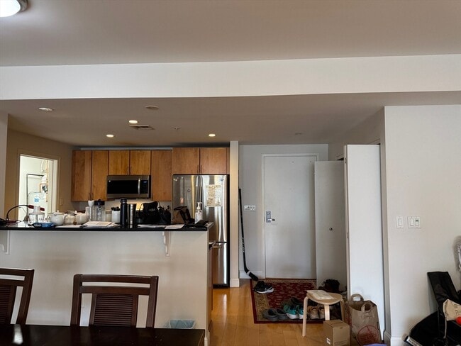 Building Photo - 81 Boylston St
