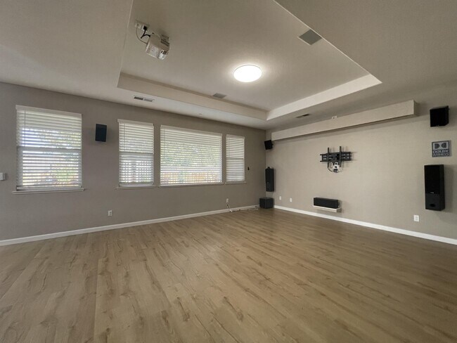 Building Photo - 3250 Tinker Creek Way