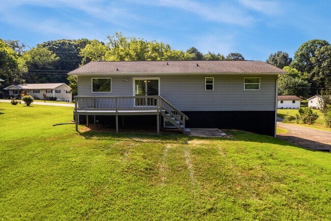 Building Photo - Knoxville 37934 - Farragut Schools - Recen...