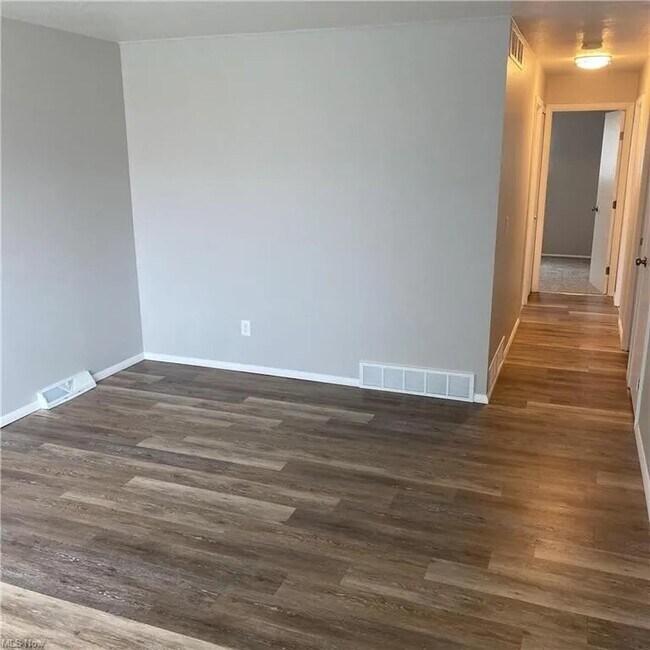 Foto del edificio - 533 Bon Air Ave