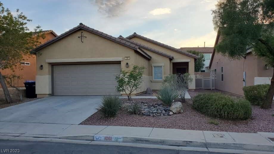 Foto principal - 1061 Aspen Cliff Dr