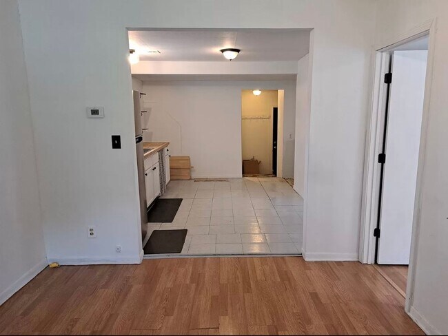 Foto del edificio - 205 N Elm St