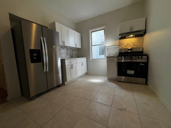 Building Photo - 489 S 17th St
