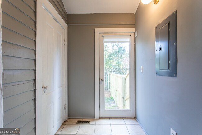 Foto del edificio - 276 Iswald St SE