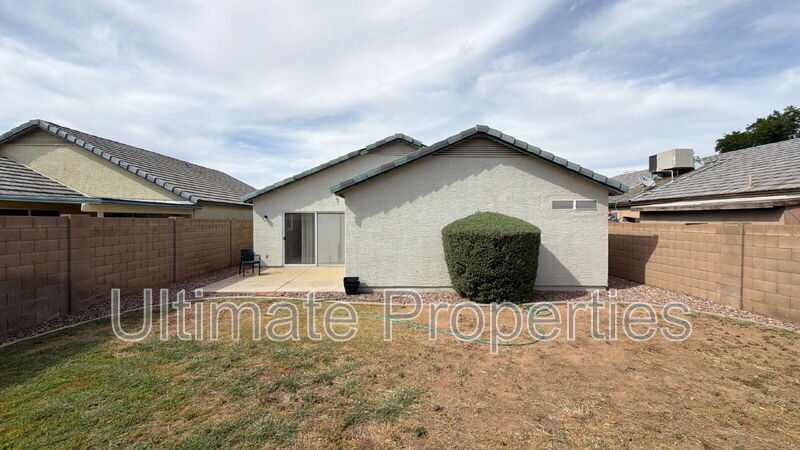 Foto del edificio - 3009 W Salter Dr