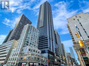 Building Photo - 395 Bloor St E