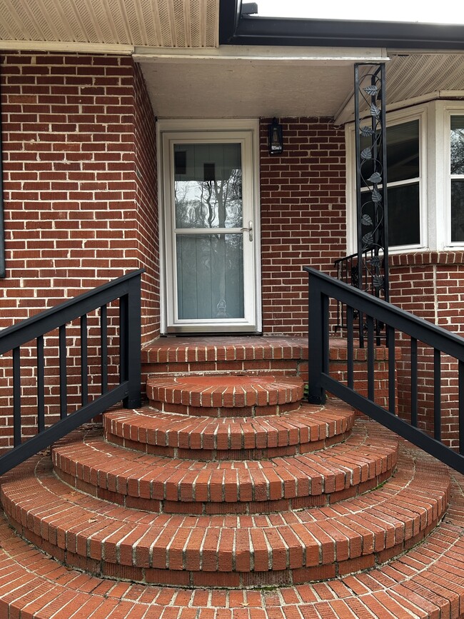 Building Photo - 102 Church St Building Photo - 102 Church St