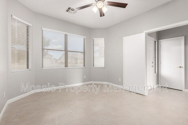 Building Photo - 1245 E Waterview Pl