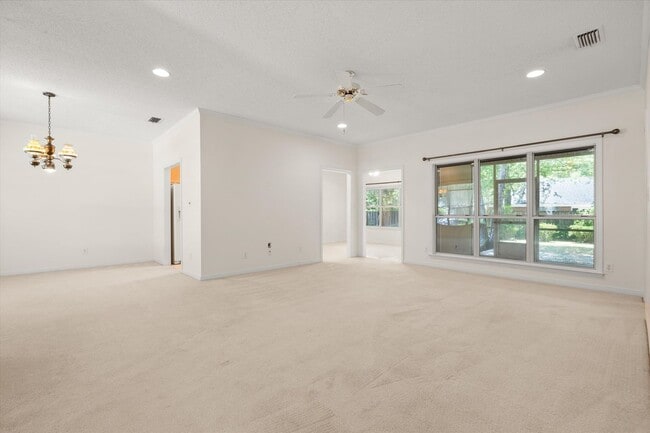 Building Photo - CUL-DE-SAC LOCATION NEAR HISTORIC FAIRHOPE