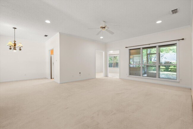 Foto del edificio - CUL-DE-SAC LOCATION NEAR HISTORIC FAIRHOPE