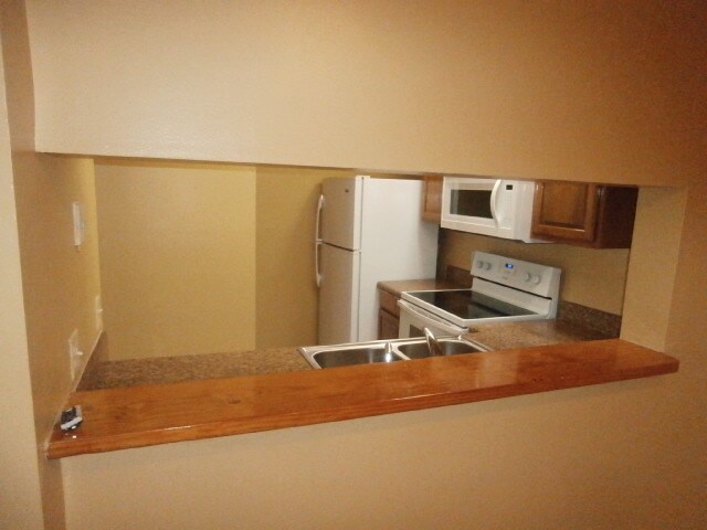 Building Photo - 5219 VIA HACIENDA Cir
