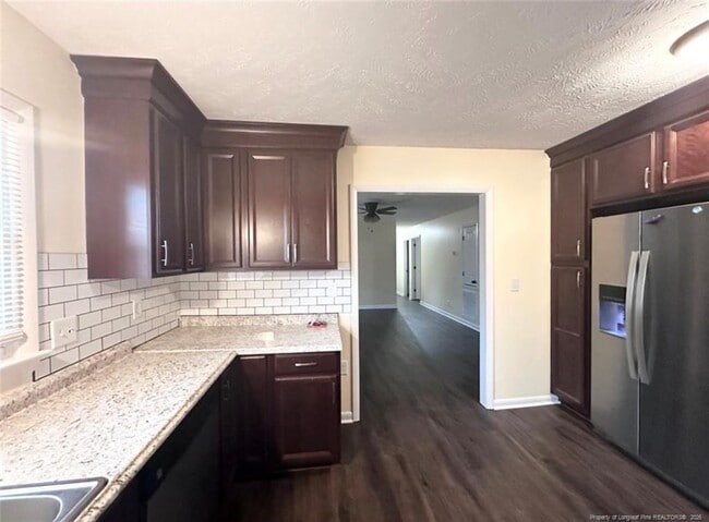 Building Photo - 1564 Rossmore Dr