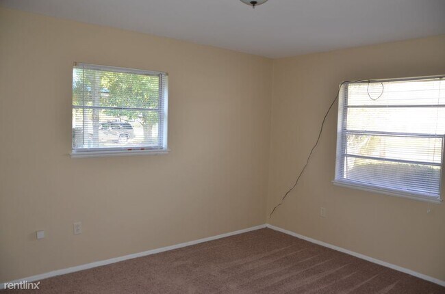 Foto del edificio - 3 br, 2 bath House - 2186 Saint James Blvd