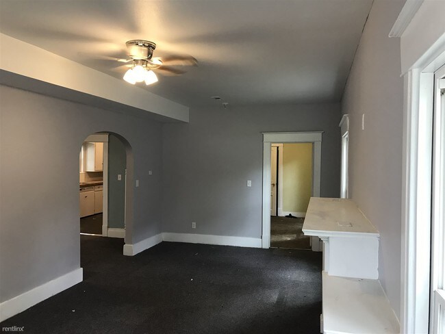 Building Photo - 1212 E Stockbridge Ave