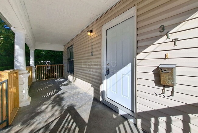 Photo - 317 S 39th St House