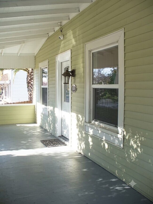 Foto del edificio - Charming 2-bedroom, 1-bath Home