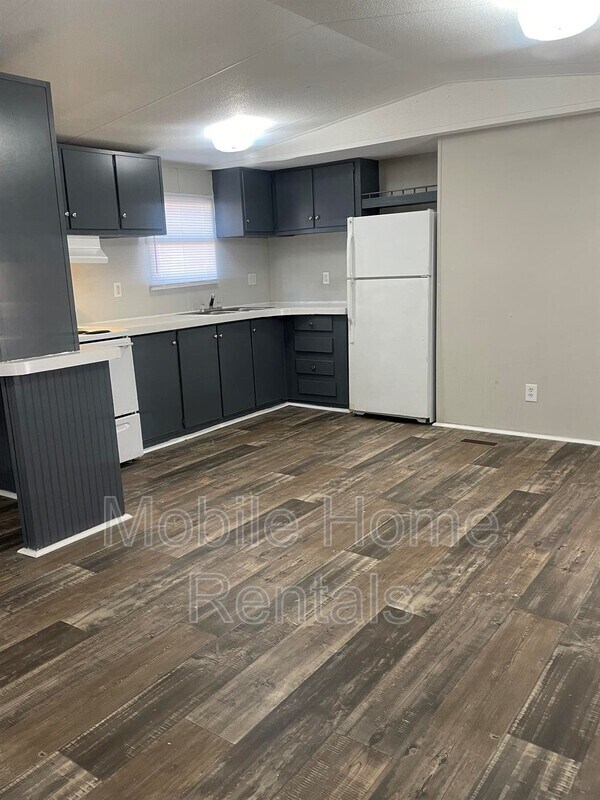 Building Photo - 367 Finley St