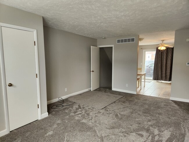 Building Photo - 1500 Dustin Dr