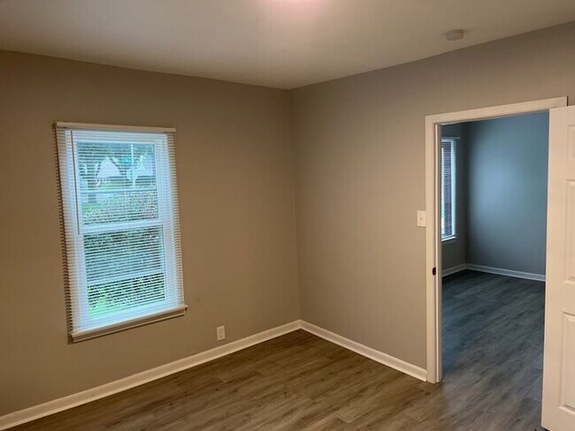 Building Photo - Newly Remodeled Single Family Home
