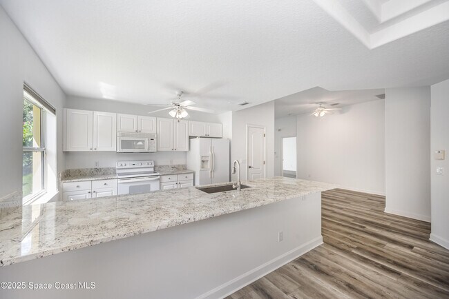 Foto del edificio - 4920 Somerville Dr
