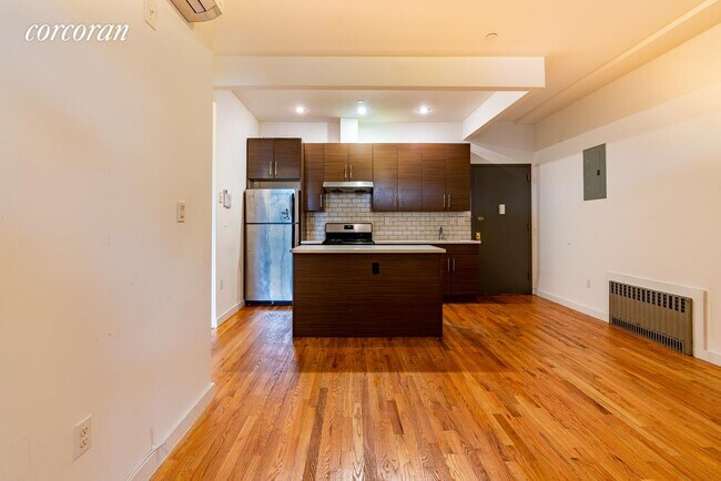 Building Photo - 500 Leonard St